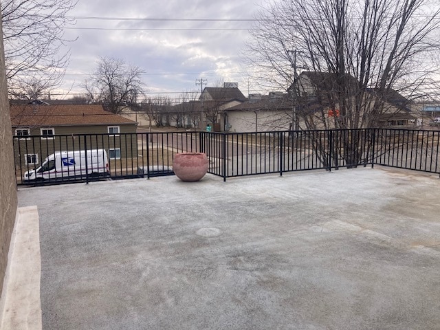 2nd Story Private Deck - 2414 W 10th St