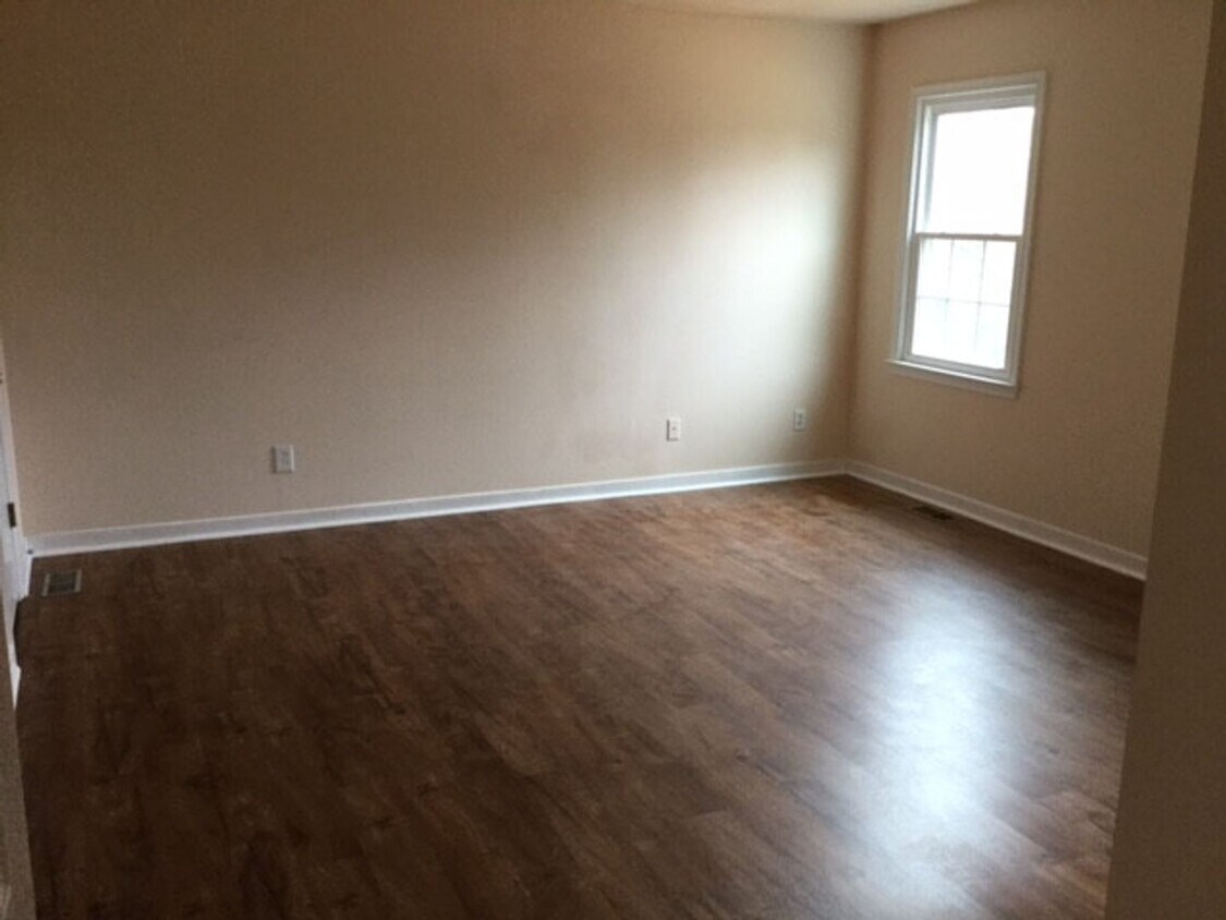 Foto principal - 3 bed 2.5 bath Short Pump Area