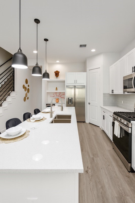 Foto principal - 8419 Woodward St