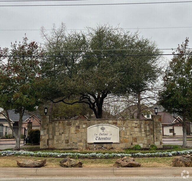 The Enclave at Thorntree Apartments for Rent with Parking DeSoto, TX