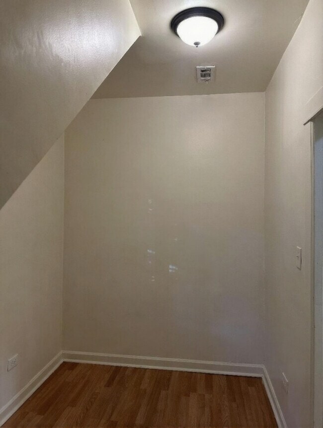 Foto del edificio - 4451 S Wood St