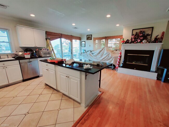 Foto del edificio - 5 br, 2.5 bath House - 86 Mitchell St