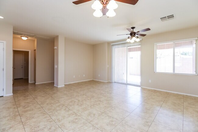 Foto del edificio - 347 N Wesley