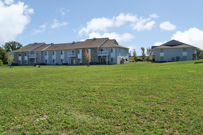 Saddleback Ranch Apartments Apartments Charlotte, MI