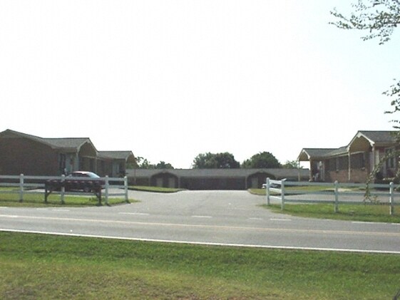 Foto principal - 1506 Stony Point Rd