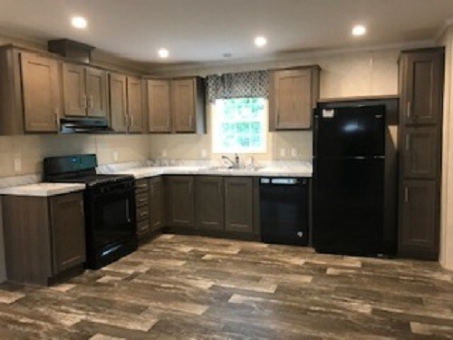 Building Photo - 32 Sandy Brook Dr