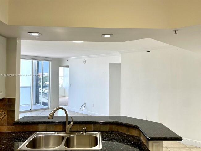 Foto del edificio - 1800 Sunset Harbour Dr