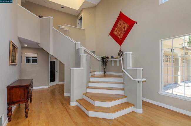Foto del edificio - 3434 Woodview Dr