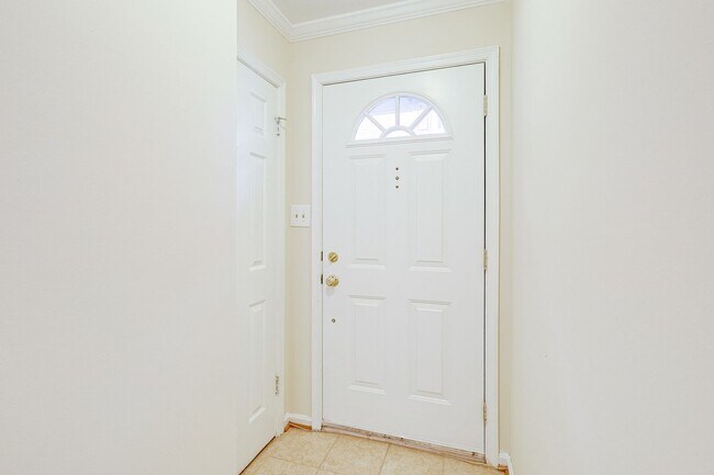 Building Photo - NEW PRICE!!  Ballston 3 Bd  2 Bath +2 Half...
