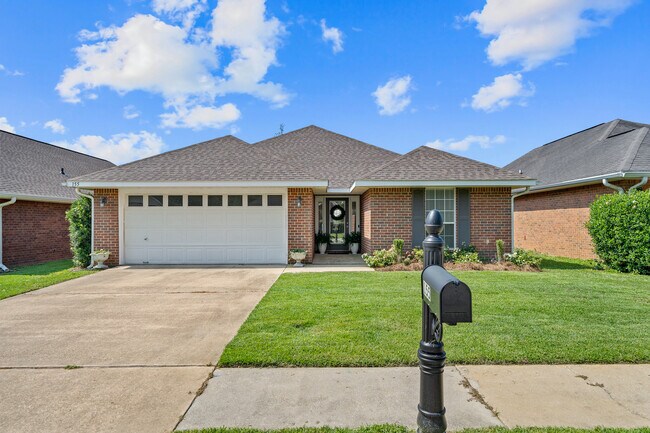 Building Photo - 155 Cypress Ln