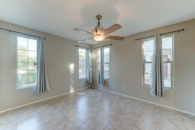 Foto del edificio - 14771 N 177th Ave
