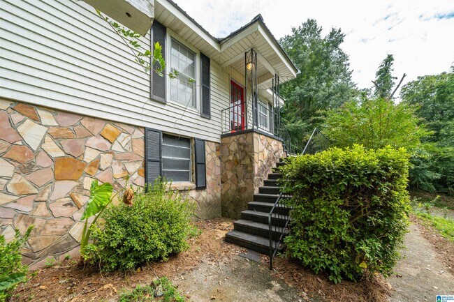 Building Photo - 6018 Dickey Springs Rd