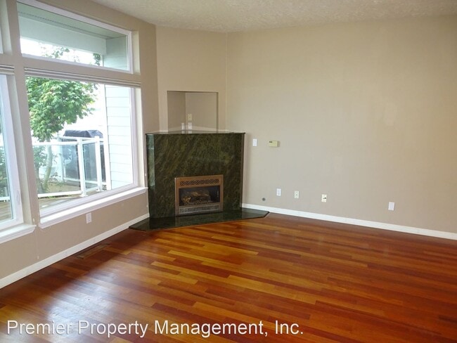 Building Photo - 1457 SE Columbia Way