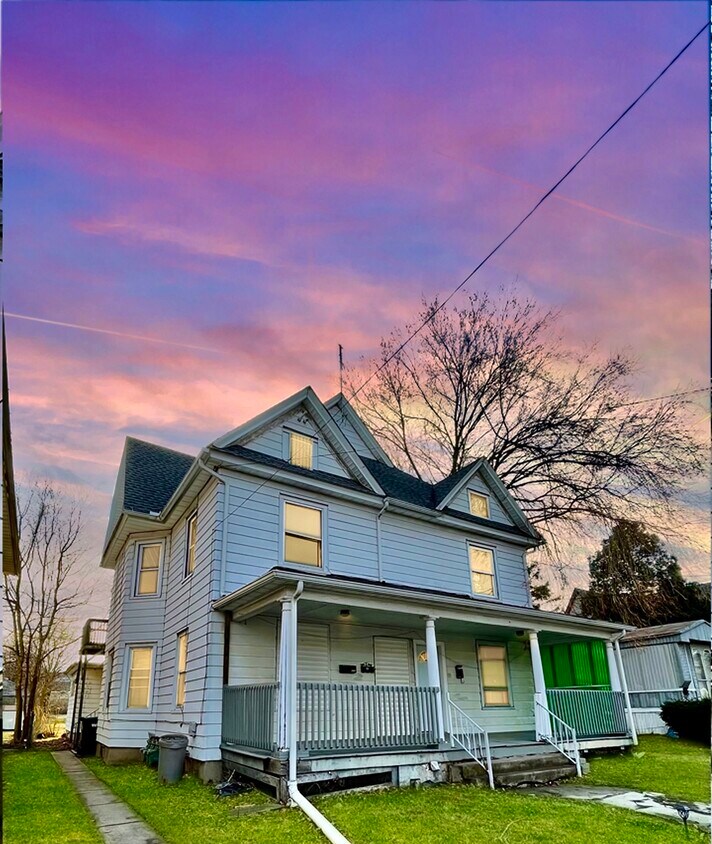 Primary Photo - 805 N Vine St