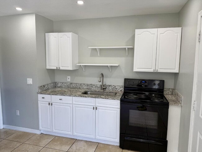 Photo - Cozy 1-Bedroom in Davenport – Utilities Included | $1,100/mo Apartment