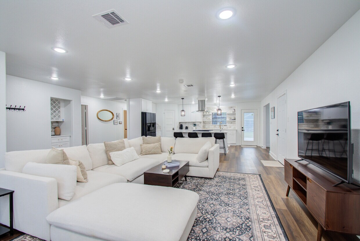 Foto principal - 8314 Greenbush St