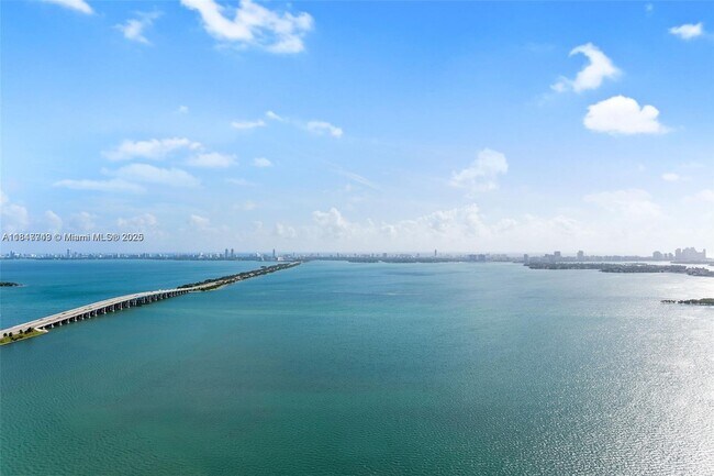 Foto del edificio - 480 NE 31st St