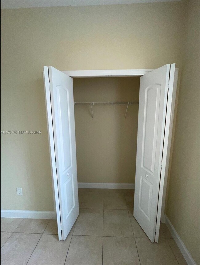 Foto del edificio - 1661 SE 29th Ct