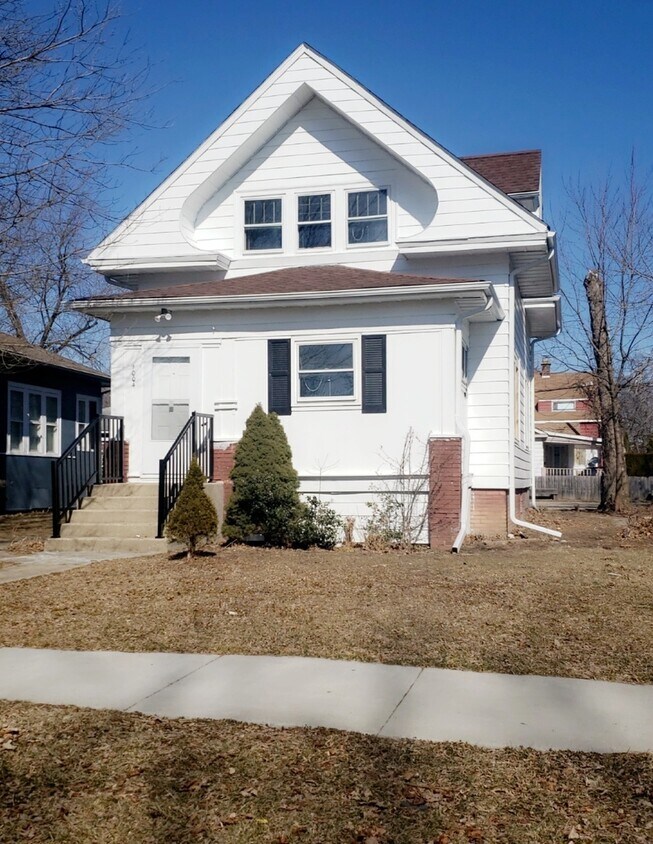 Primary Photo - 1004 Argonne Dr