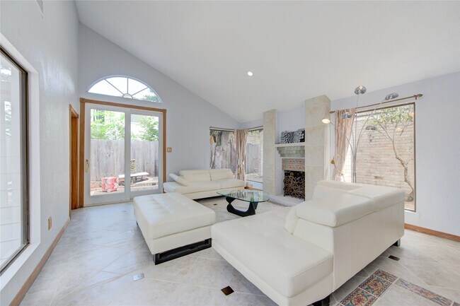 Building Photo - 14214 Woodnook Dr