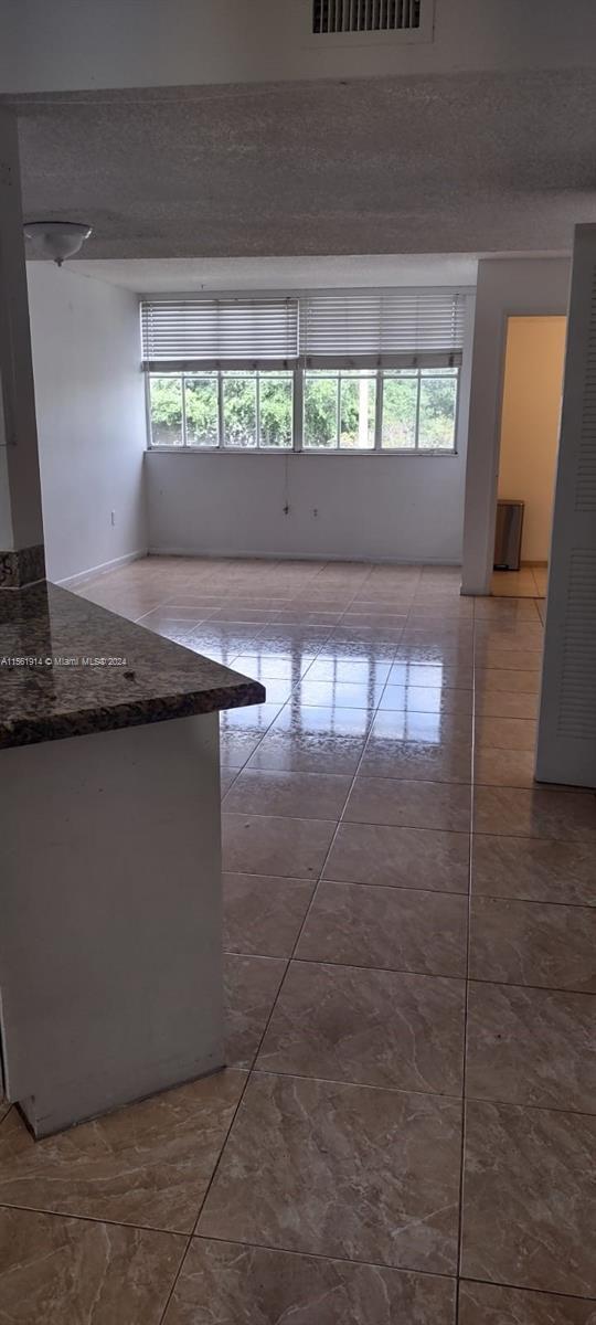 Foto del edificio - 6045 NW 186th St