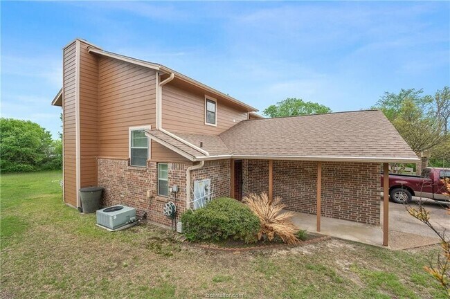 Building Photo - 2845 Oakside Dr