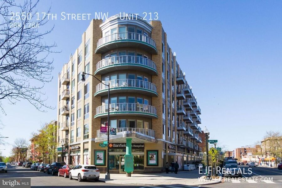 Primary Photo - Stunning Modern Two Bedroom W/Private Pati...