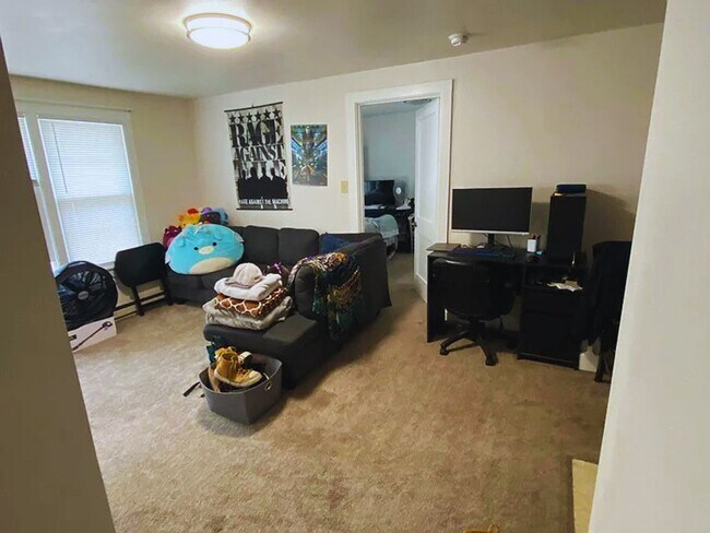 Foto del edificio - 7408 Elmwood Ave