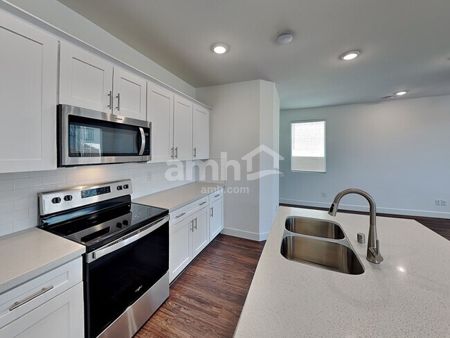 Foto del edificio - 9146 Taft Point Ct