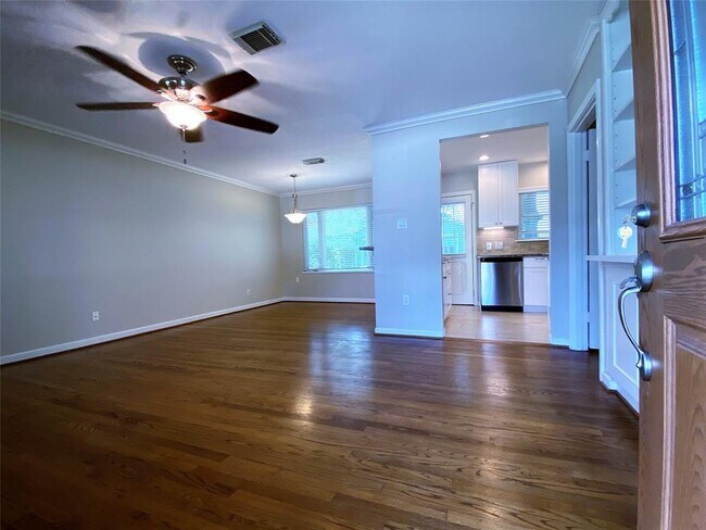Building Photo - 1236 Martin St