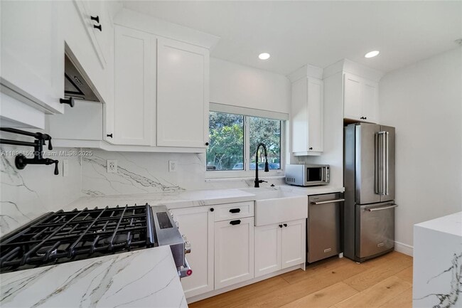 Building Photo - 2 NE 108th St