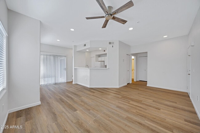 Building Photo - 13700 N Fountain Hills Blvd