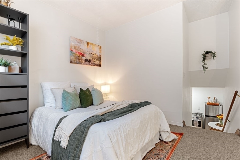 Primary Photo - 46 Lewis St