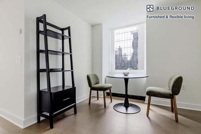 Foto del edificio - 450 W 42nd St