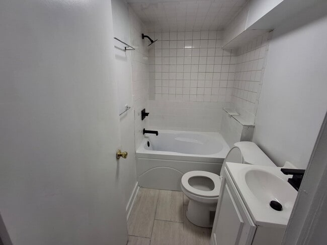 Building Photo - 27 Lexington Ave