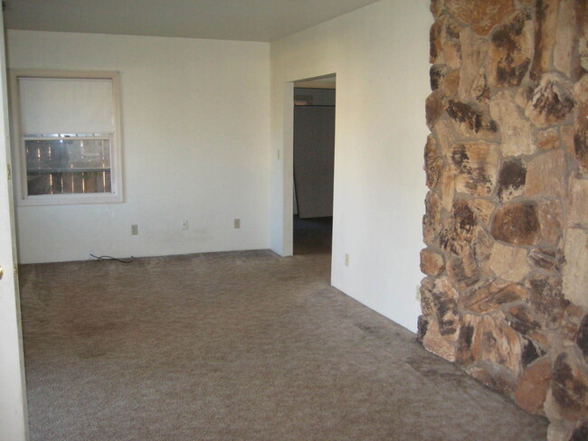Building Photo - 36 Peach Apartments