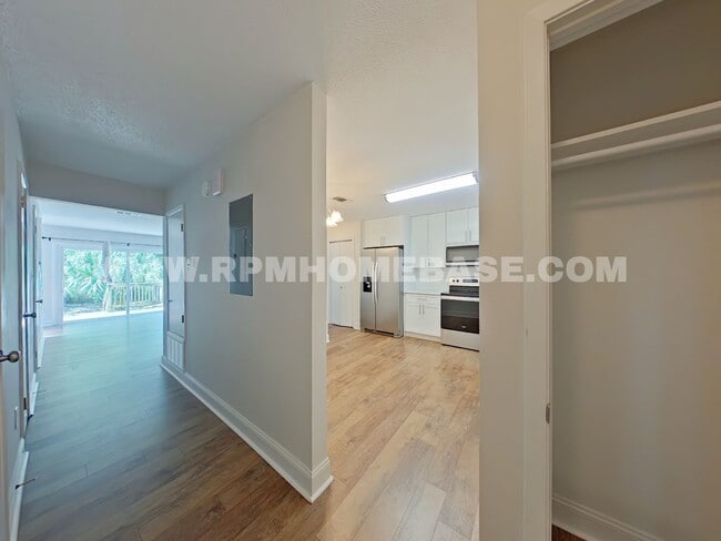 Building Photo - Spacious Dog-Friendly Townhome | Minutes from Eglin AFB & Hurlburt Field