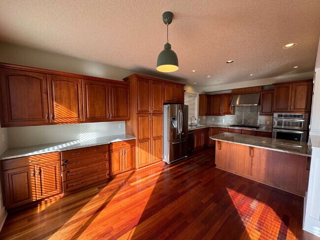 Foto del edificio - 4 Bedroom - 2 1/2 Bath Tualatin Home