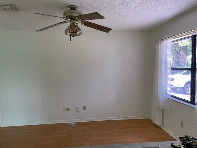 Foto del edificio - 1752 SW Cloverleaf St