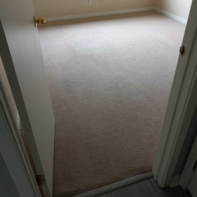 Foto del edificio - 219 Smallwood Ct