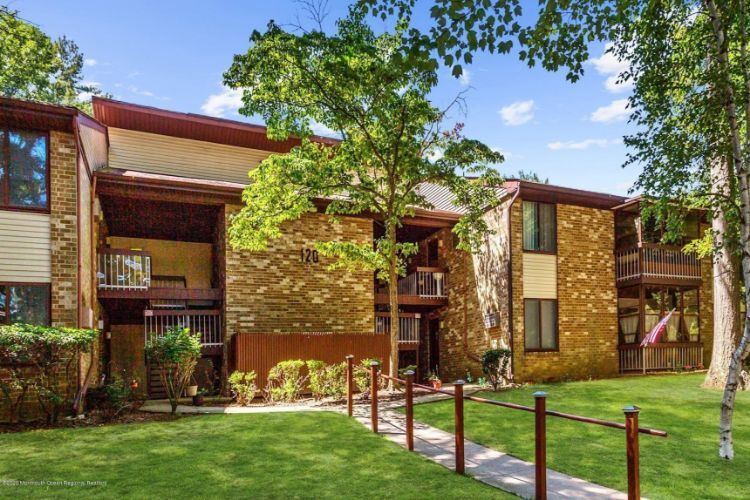 Primary Photo - 120 Amberly Dr