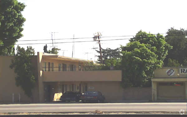 Building Photo - 12949 San Fernando Rd