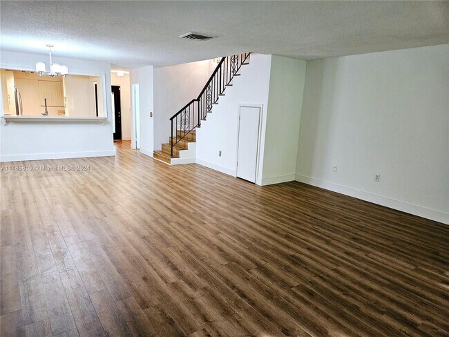 Building Photo - 3950 Estepona Ave