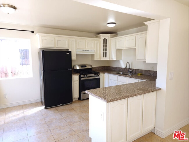Foto del edificio - 819 E 73rd St