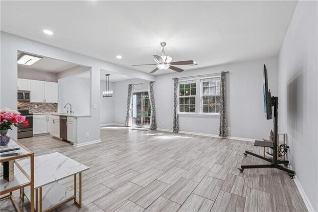 Foto del edificio - 545 Windstone Trail