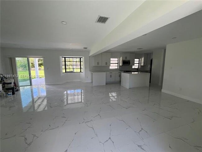 Foto del edificio - 11755 SW 37th St