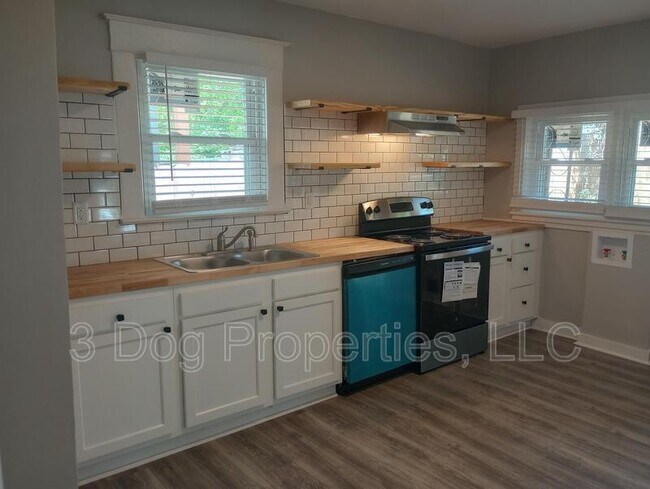 Foto del edificio - 218 N Hickory St