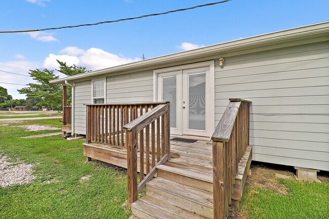 Building Photo - 412 Stowell St