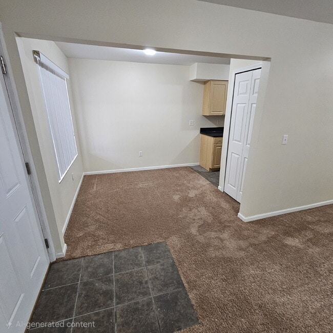 Foto del edificio - 1 Bedroom Condo Close to Lake St. Clair. Upper Unit with Spacious Living Room, Large Bedroom and ...