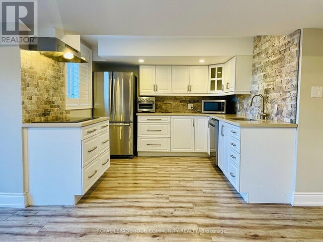 Photo du bâtiment - 996 Booth Ave